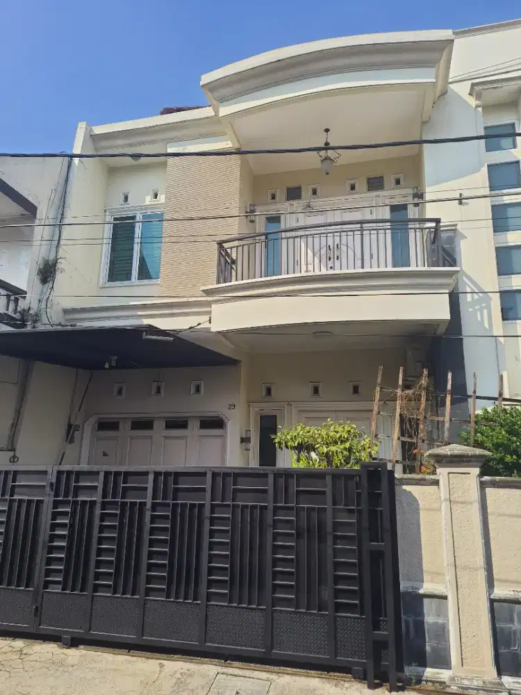 Dijual rumah 2 lantai  murah siap huni di Rawamangun Jaktim