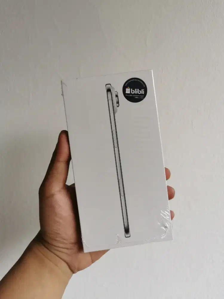 Iphone 17 Air 256gb NEW BNIB iBox