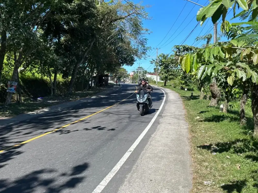 Tanah di pinggir Jalan Raya Mantang Lombok tengah