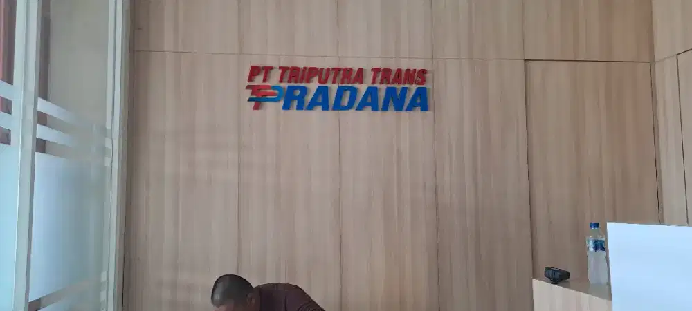 Neon box ,letter timbul fasad