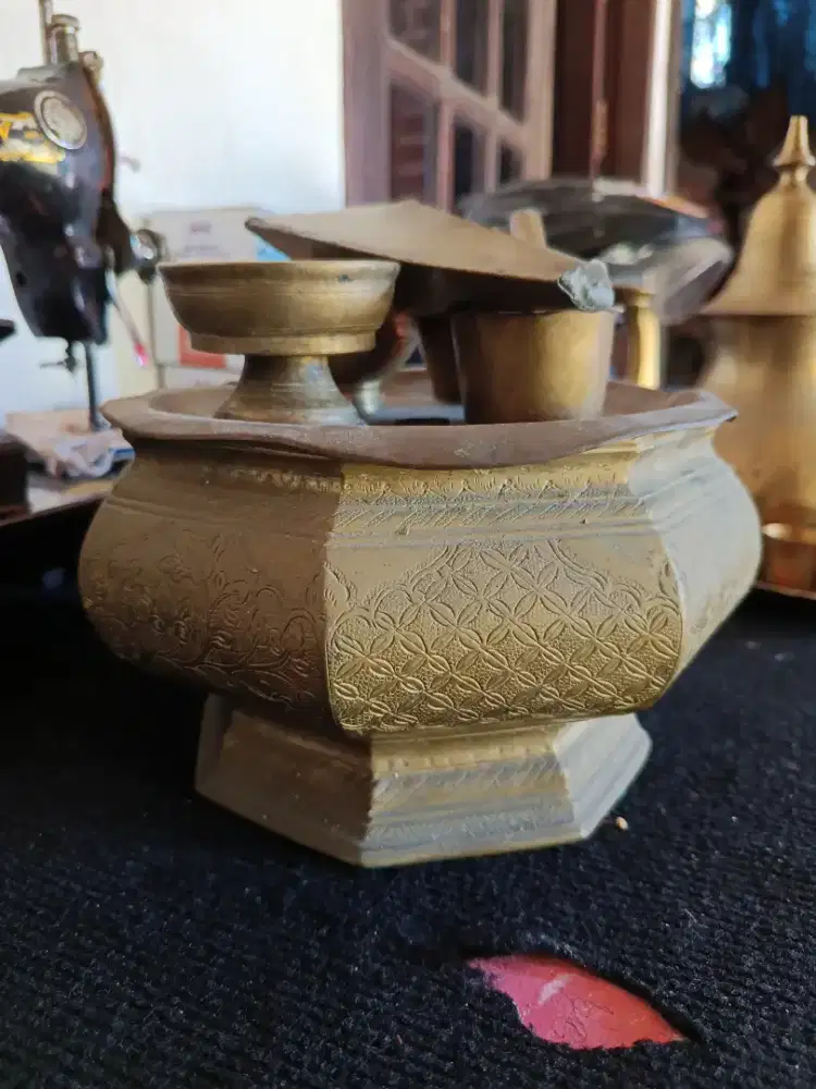Wadah buhur dll pajangan kuningan asli bahari