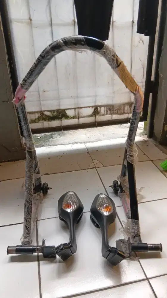 Paddock Motor & Spion Motor R15 V2 ori