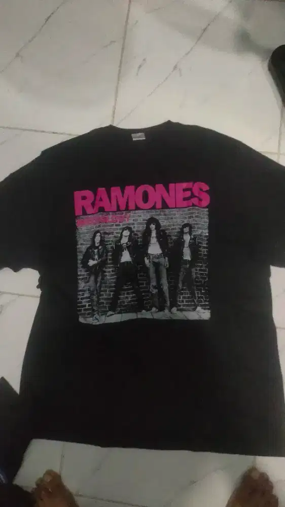 Kaos Distro Band