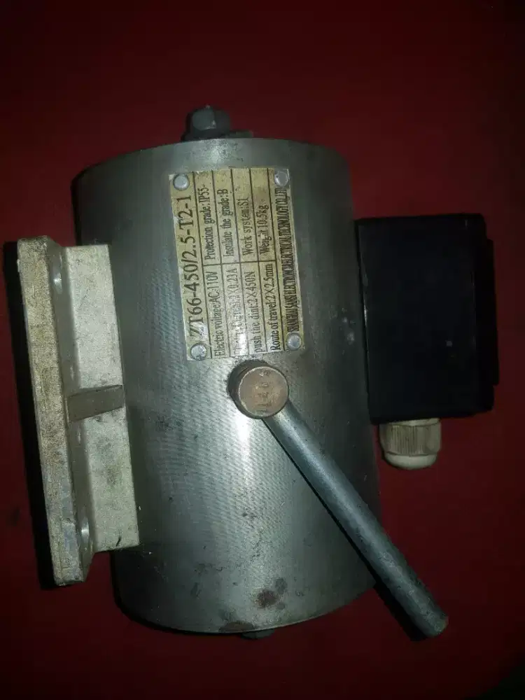 Coil motor escalator