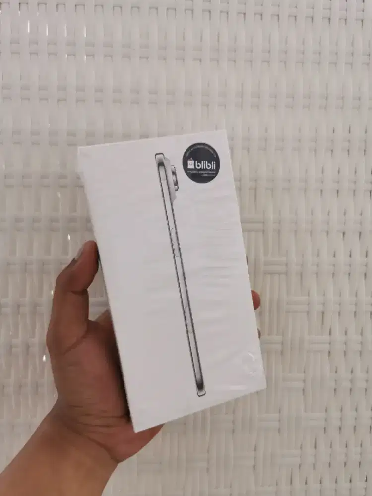 Iphone 17 Air 256gb NEW BNIB iBox