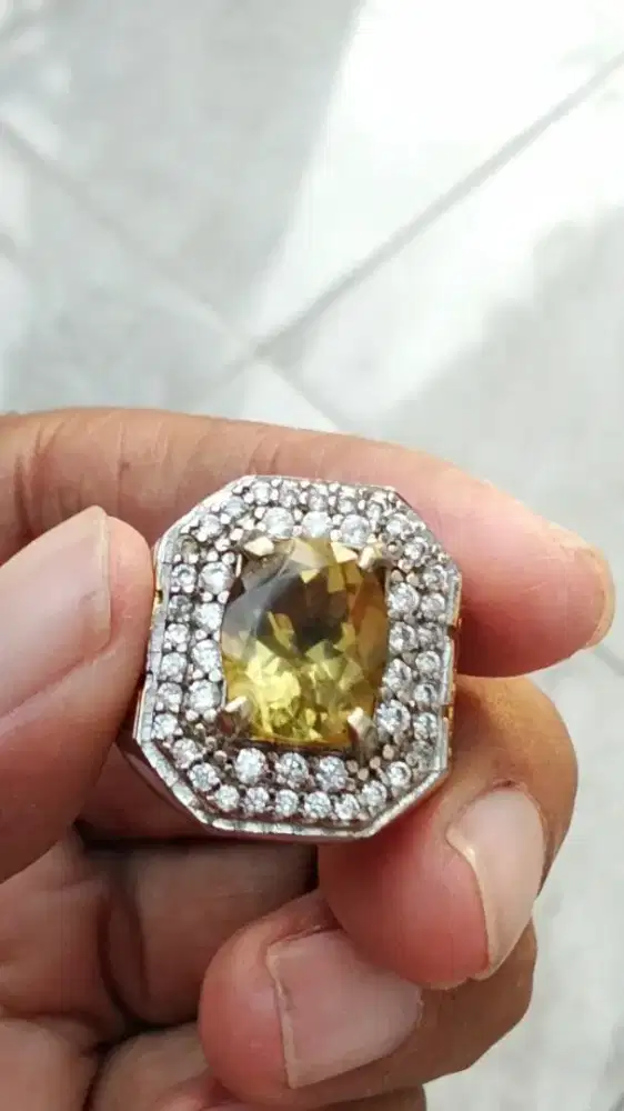 Cincin batu yelow cintrin