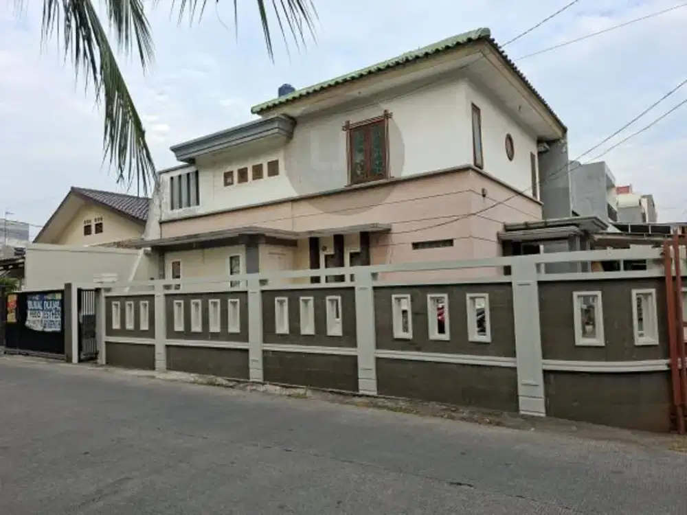 RUMAH HUK DI KELAPA MOLEK AREA KELAPA GADING