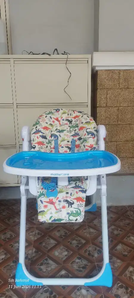 Di jual meja makan anak