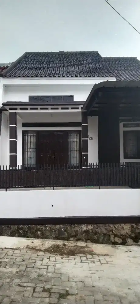 Rumah di Perumahan Bukit Alam Permai I Disewakan