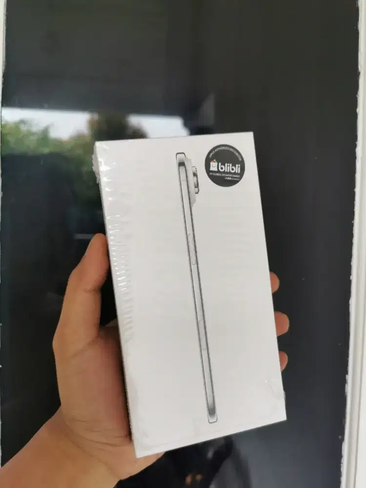 Iphone 17 Air 256gb NEW BNIB iBox