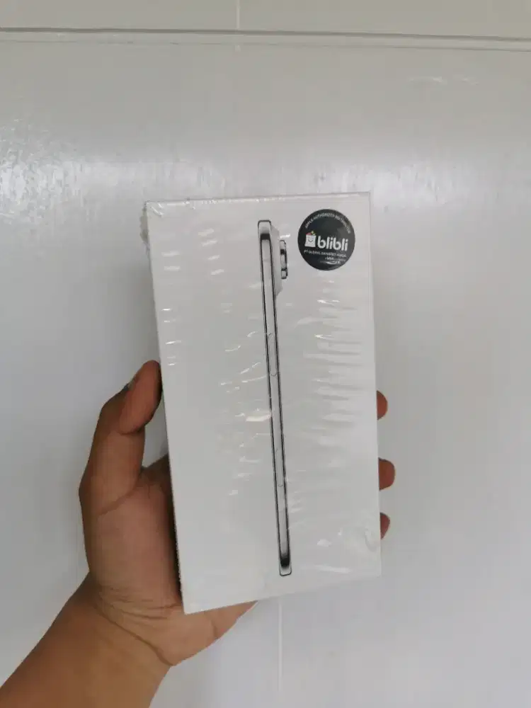 Iphone 17 Air 256gb NEW BNIB iBox