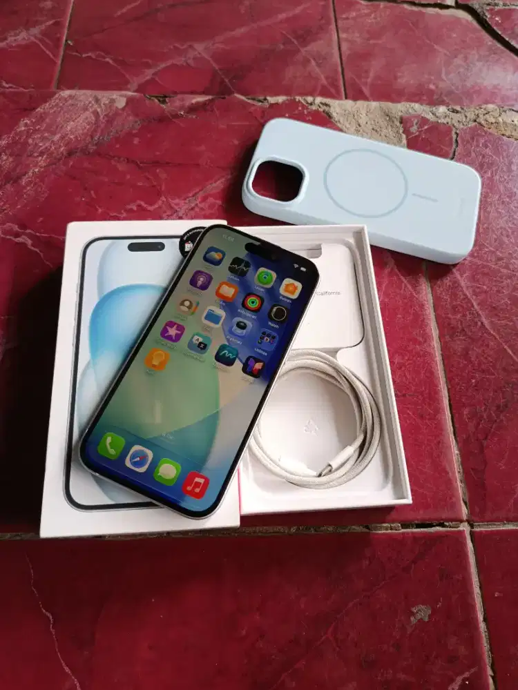 IPHONE 15 BASIC 128 GB GOOD CONDITION