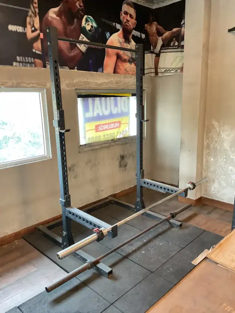 Di jual 2 squat rack + bar