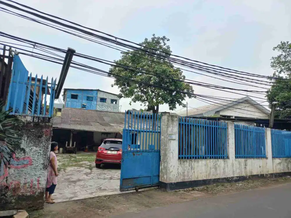 Tanah Plus Bangunan 2 Lantai, 100 M dari Exit Tol Pinang Ranti