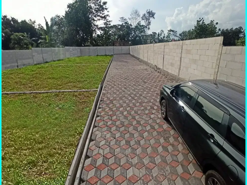 Dekat Kampus UGM Tanah Yogyakarta di Jakal Km. 10