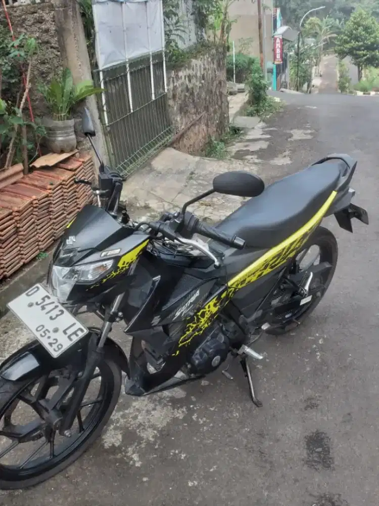 Satria Fu 150 F1 Hitam Kuning 2019