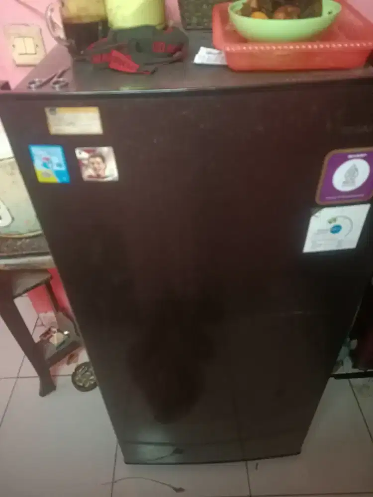 Jual kulkas Sharp 1 pintu kondisi pemakaian aj