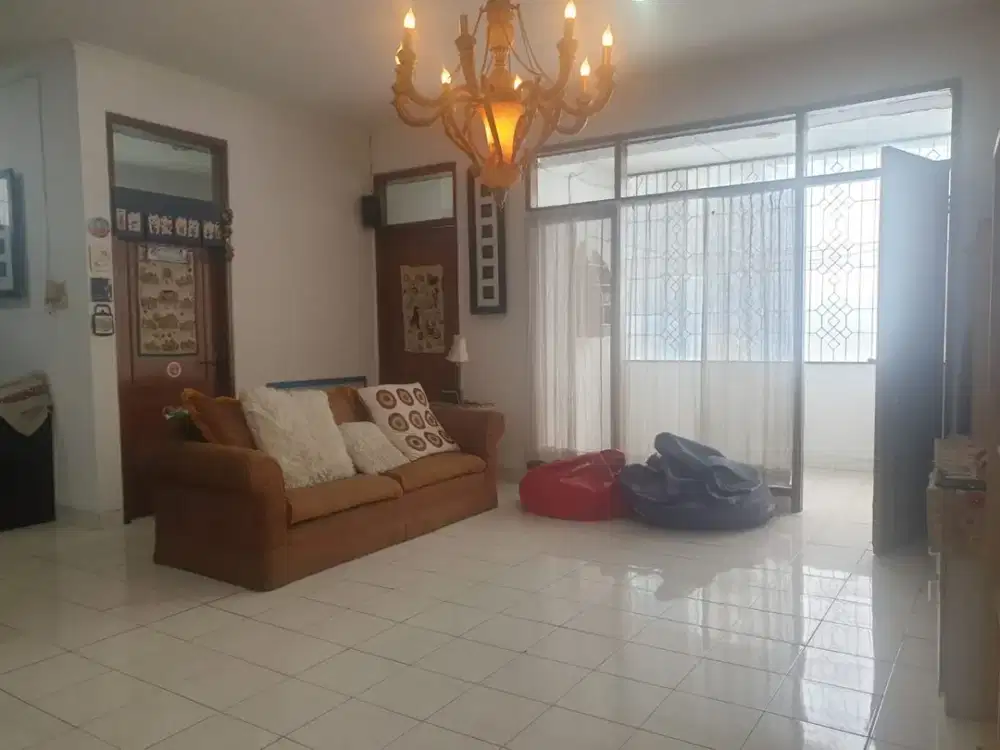 Rumah Full Furnish di Sayap Buah Batu Dekat ke Soekarno Hatta