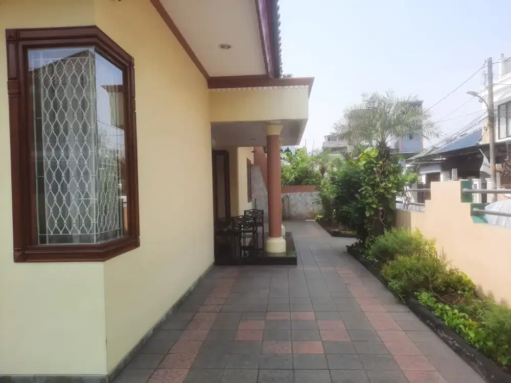 Rumah Cempaka Putih Tengah