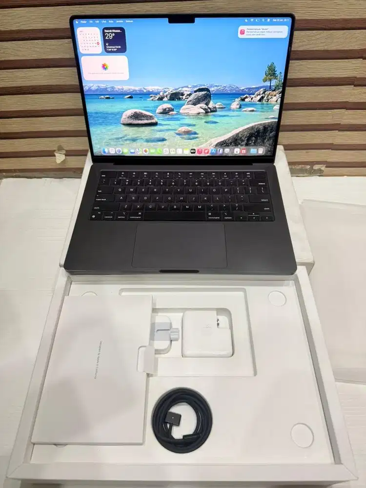Macbook pro m4 pro 24/512gb mulus istimewa bh 93% fullset original