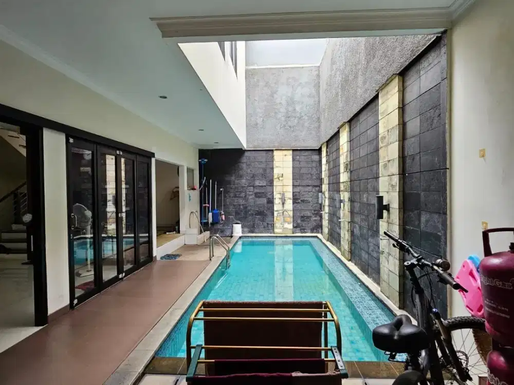 Rumah Nyaman di Citra Green Cibubur, Lokasi Strategis, dengan Kolam Renang Pribadi.