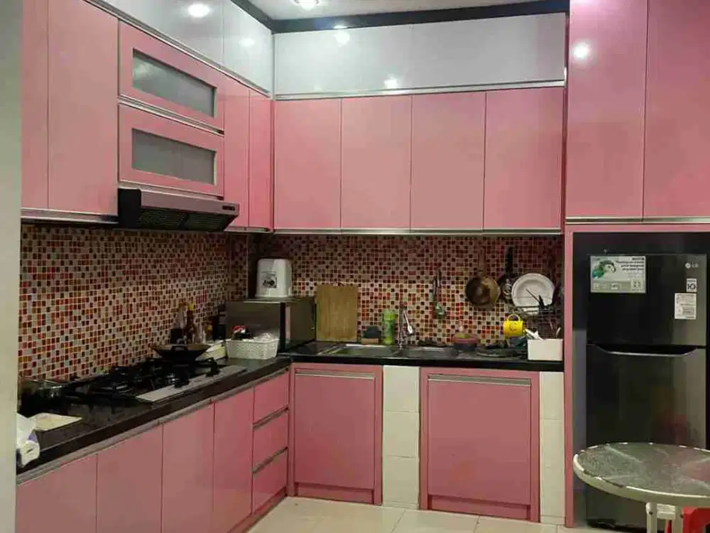 Dijual Rumah Cantik Balikpapan Baru Mewah 2 Lantai Semi Furnished Lebar 9M