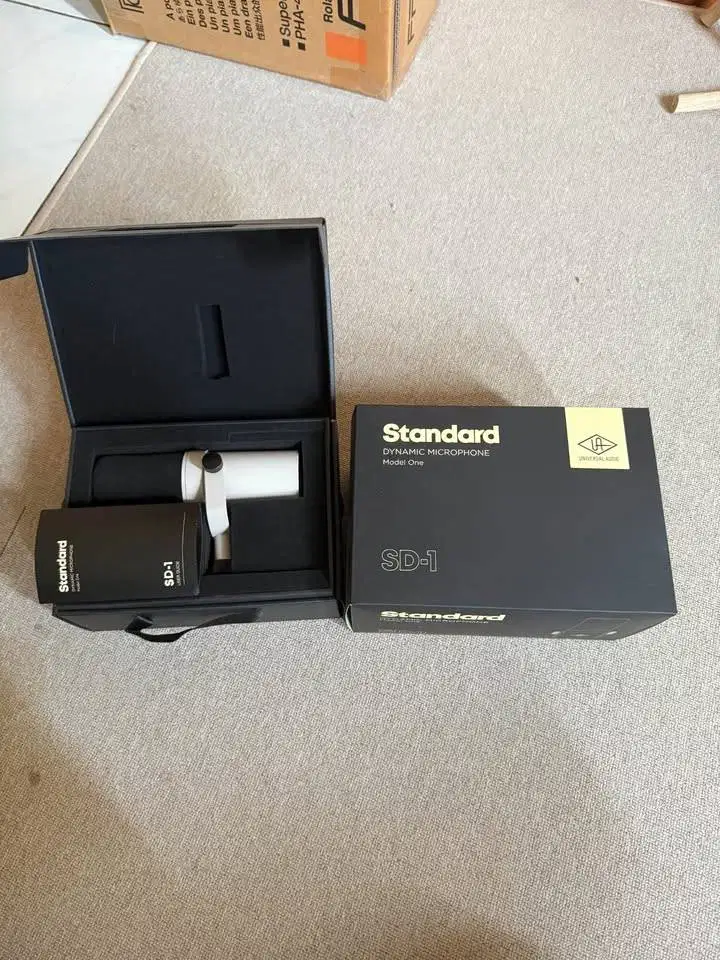 Universal Audio SD1 Dynamic Microphone (Dupe Shure SM7B)z