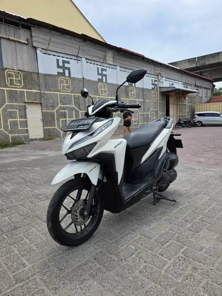 Honda Vario 125 CBS ISS Putih 2021