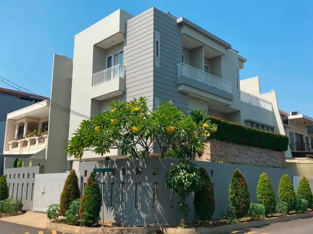Dijual Rumah (Hook) 3lt, mewah di kelapa Gading