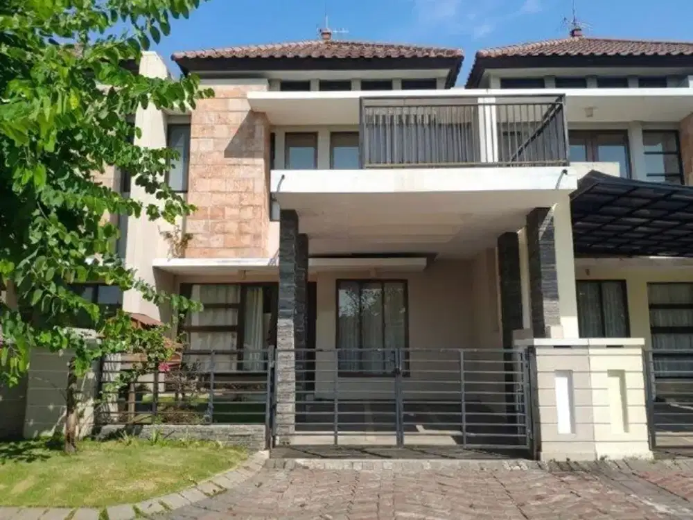 Rumah Pakuwon City  SIAP HUNI MINIMALIS carport