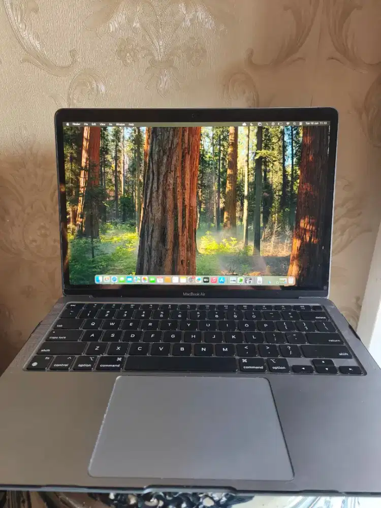 Dijual Macbook M1 8GB/256GB