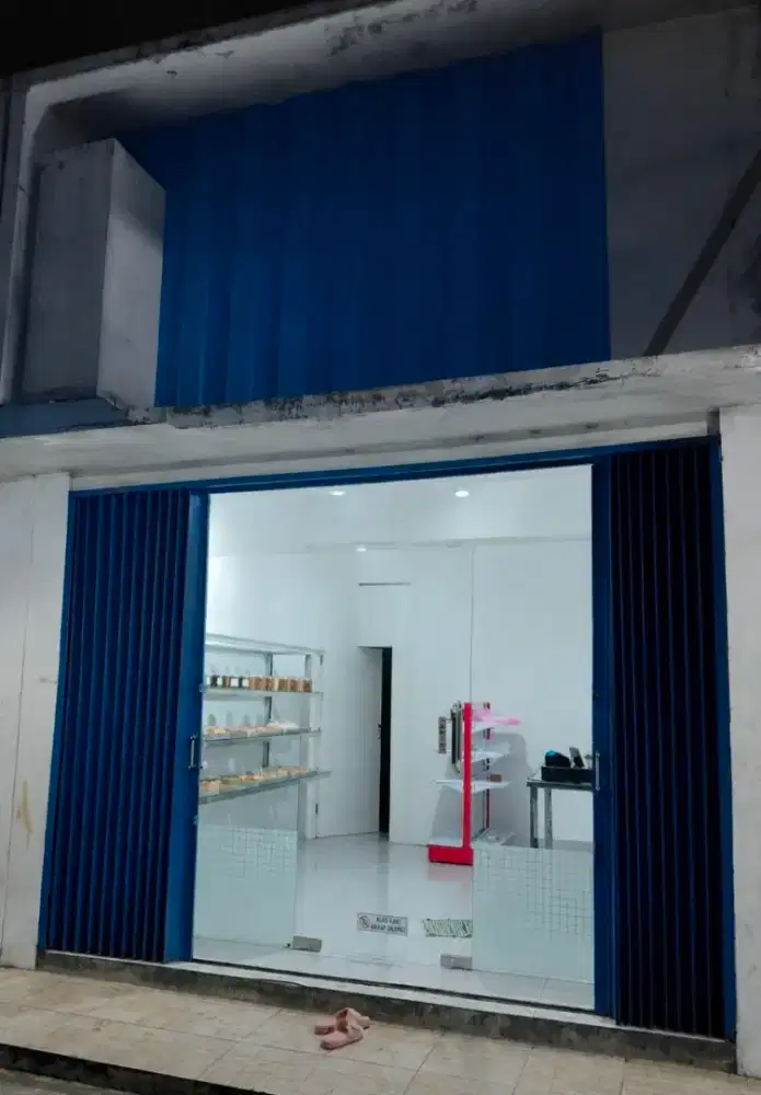 Sewa Ruko Exclusive plus AC dan Wifi ( 2 Ruangan +Toilet)