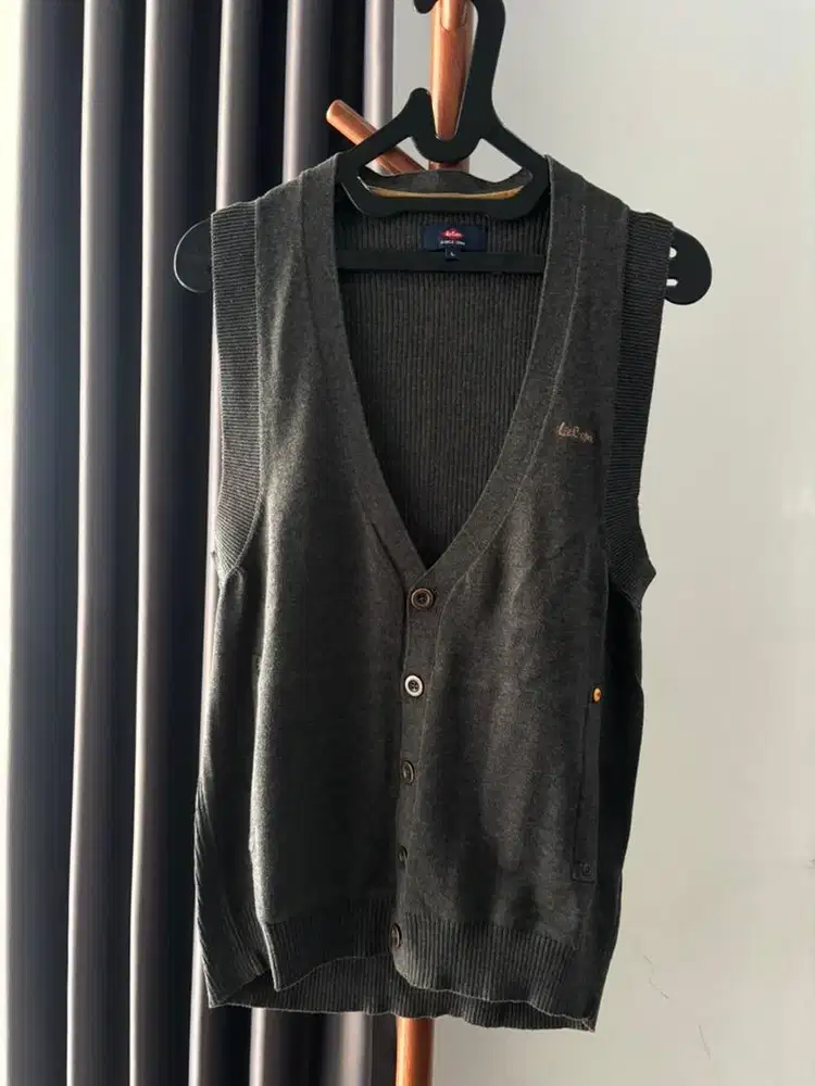 Lee cooper dobelan pria tidak pernah pakai karna kebesaran
