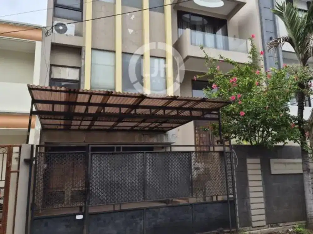 Rumah Strategis di Gading Kirana Timur Kelapa Gading Jakarta Utara