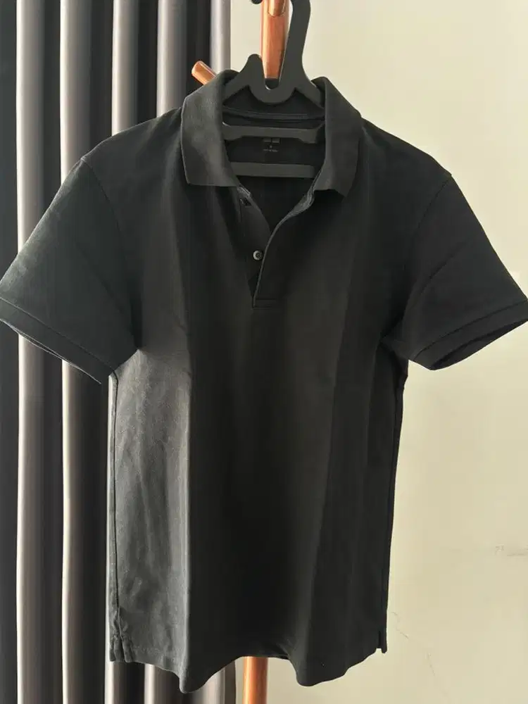 Polo Uniqlo hitam size M pria