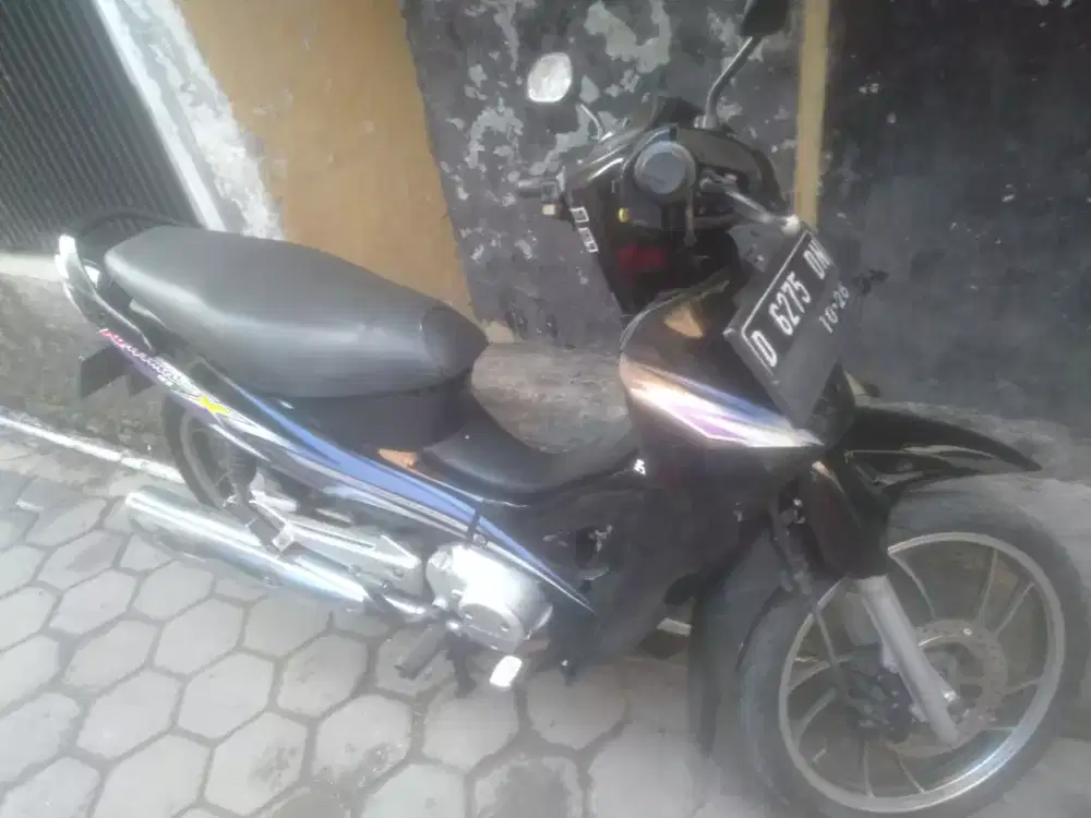 Honda kharisma mesin mulus body lummayan