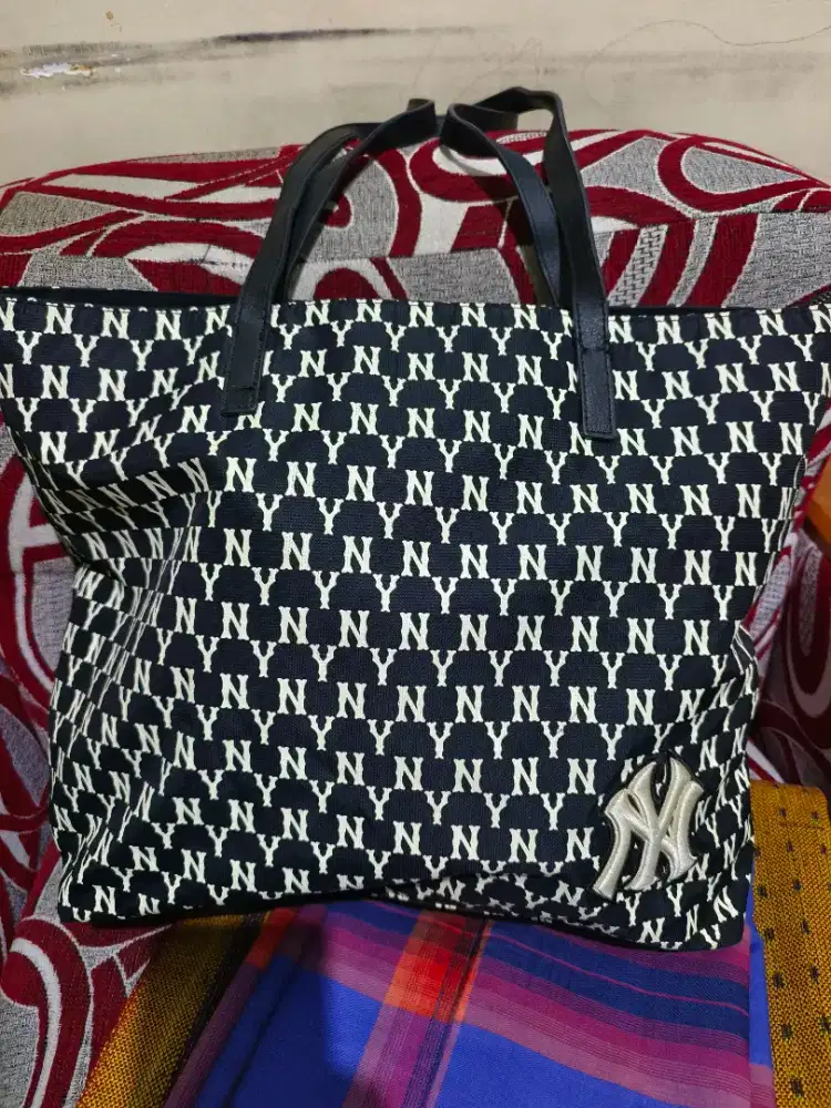 Tote Bag MLB Signature Black Kondisi Second Pemakaian