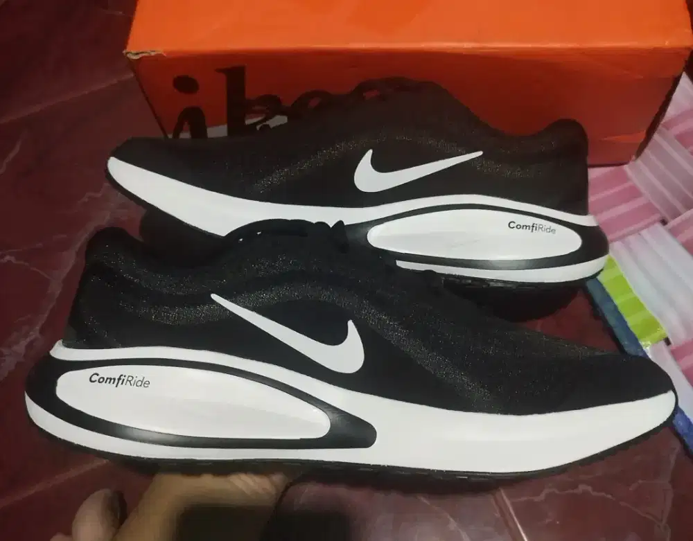 Sepatu Nike Men's Journey Run Road Running Shoes Black [FN0228-001]
