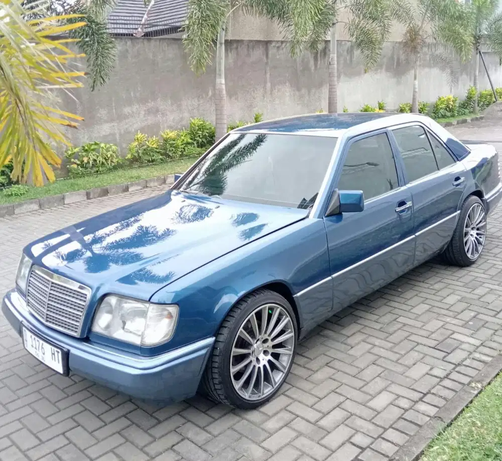 Mercedes-Benz E220 1994 Bensin