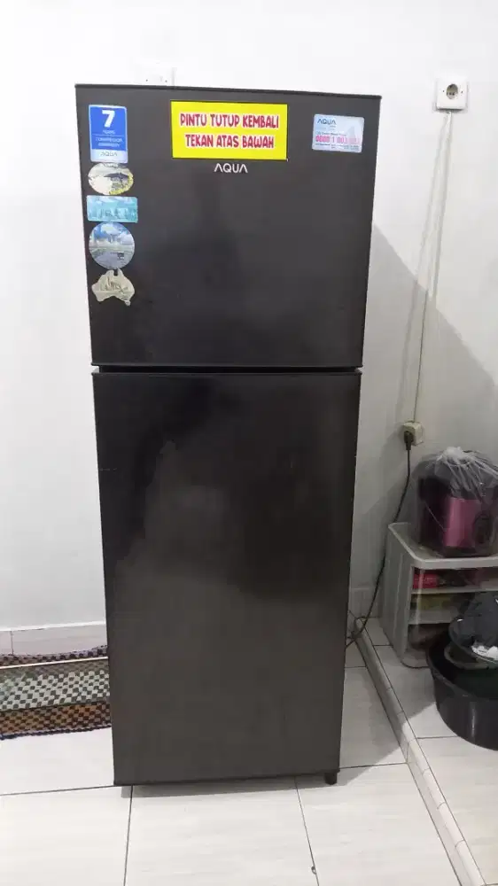 Kulkas 2 Pintu Jumbo Merk Aqua