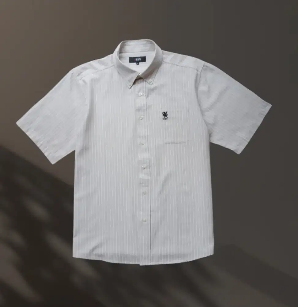 KEMEJA PENDEK MR.VAN SALUR CREAM COKSU, SIZE : L (LD114, P74)