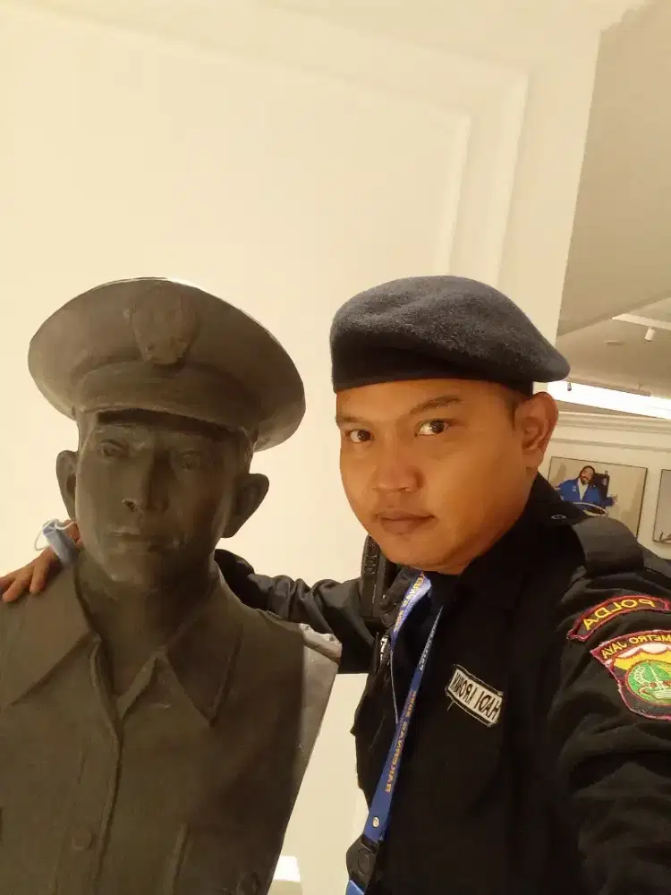 Siap kerja. Sopir bisa SIM A aktif penanggung jawab dari korps Brimob.