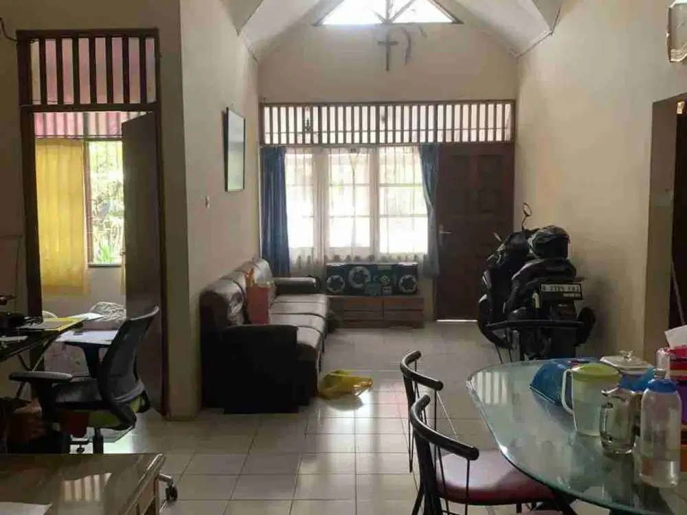Rumah 2 Lantai Kemang Pratama Bekasi, LT 135 m2, LB 120 m2, SHM, Harga Net 1 M