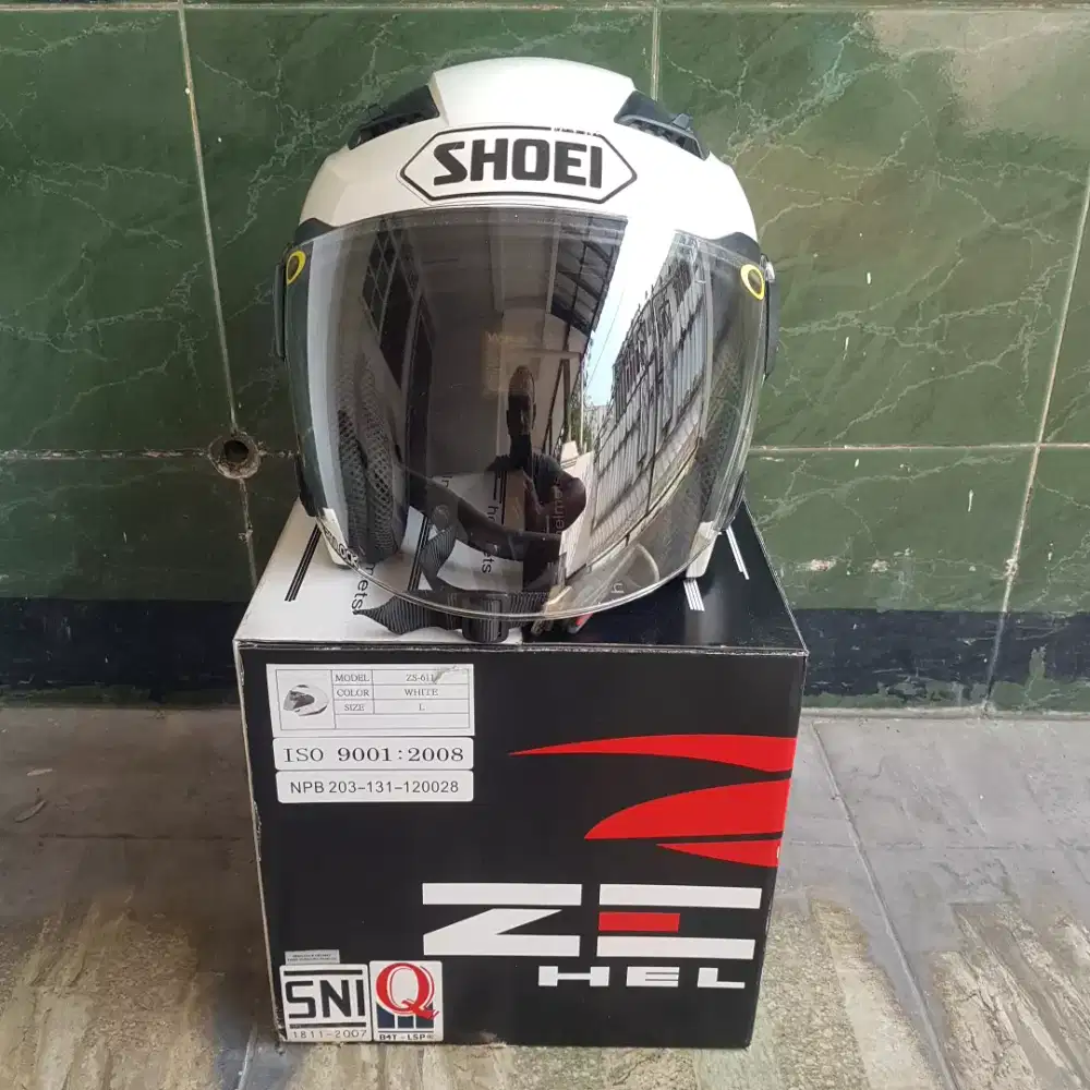 Helm Zeus 611 (bukan SHOEI)