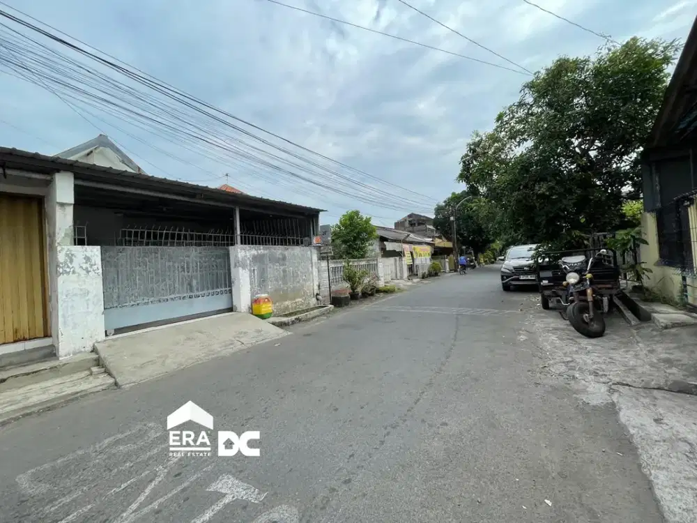 JUAL Rumah Bagus Siap Huni Teras Berkanopi di Bintoro Semarang
