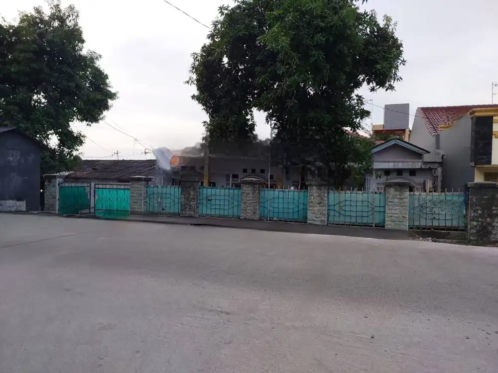 Rumah Strategis di  Pinggir jalan utama di Tengah Kota Cilegon