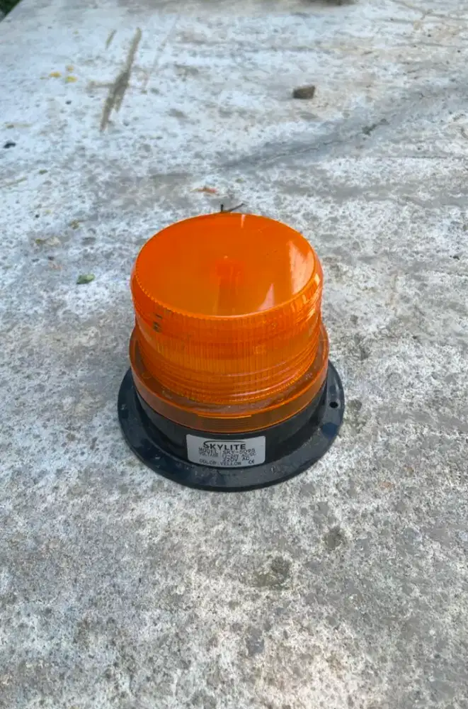 Lampu Rotari Proyek Skylite