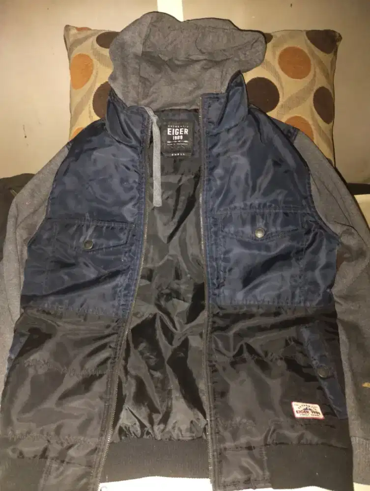 Jaket Eigeer uk S