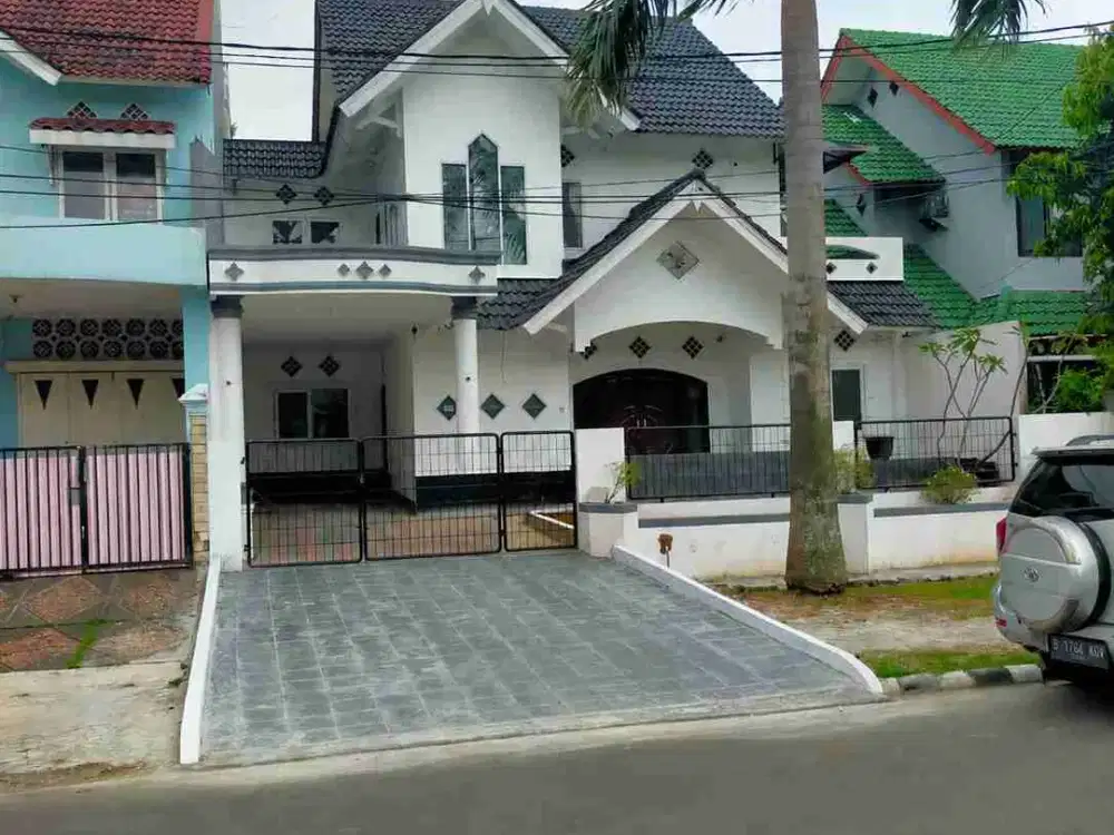 Rumah Mewah 5 Kamar Bangunan Luas 380 M, Kemang Pratama 2 Bekasi