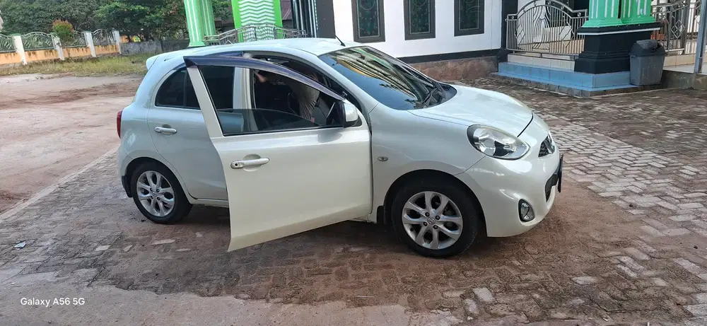 Nissan March 2015 Bensin